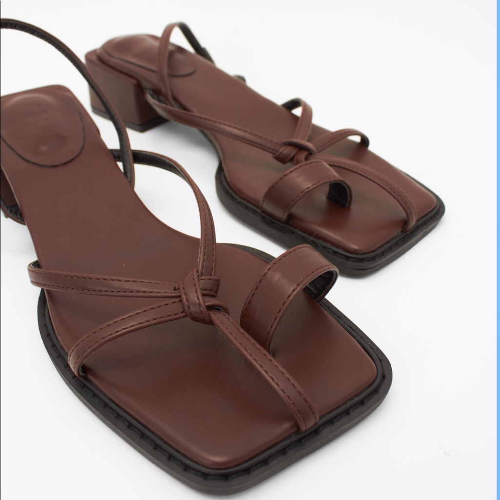 Squared Toe Ring Sandals